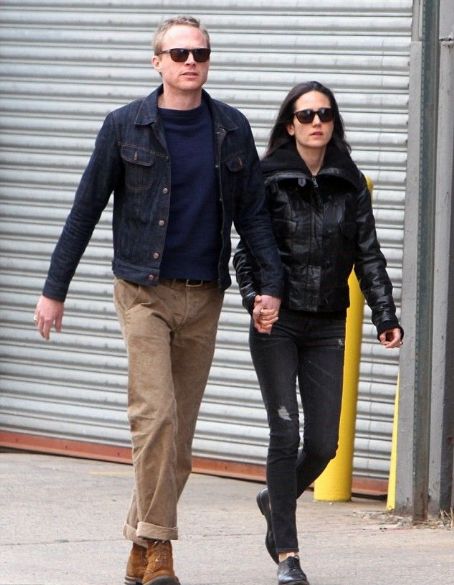 Paul Bettany & Jennifer Connelly Coordinate in Leather Jackets for Dinner, paul bettany jennifer connelly coor…