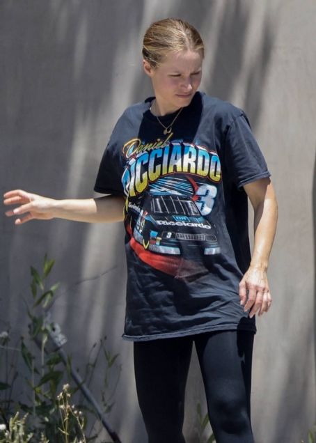 Kristen Bell – Wearing a Daniel Ricciardo tee and black leggings in Los Feliz